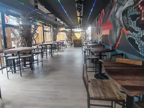 Local en Parque Leloir