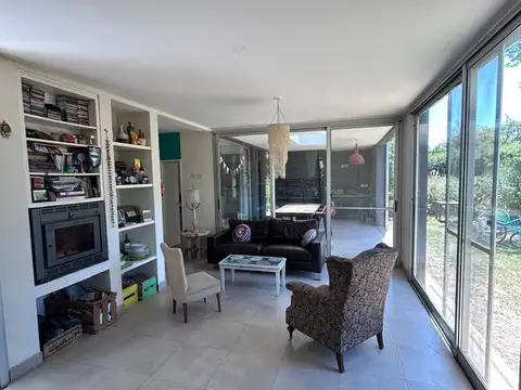 Casa 3 ambientes con 2 baños