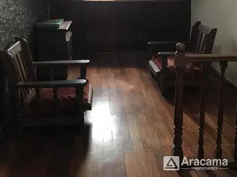 Casa 5 ambientes con 2 baños