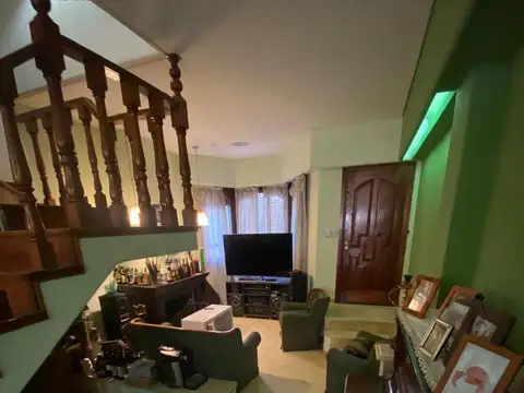 Casa 7 ambientes con 3 baños