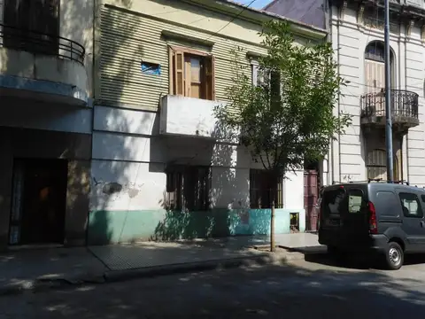 Casa 9 ambientes con 8 baños