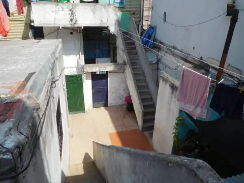 CASA MULTIFAMILIAR .9 UNIDADES FUNCIONALES  APTO CREDITO