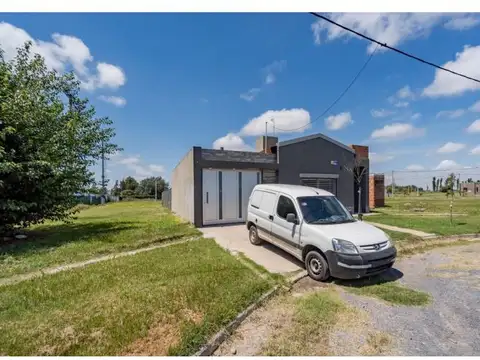 Rioja N° 1033 Bis - CASA EN VENTA EN ARROYO SECO - U$D 150.000