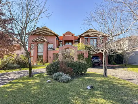 Casa en Venta y Alquiler Amoblada en Las Caletas, Nordelta, Zona Norte