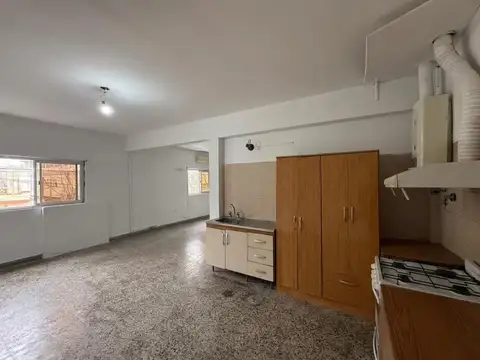 Galpon en Venta 31  mts Fondo