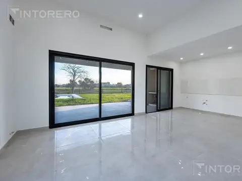 Casa en venta 4 Ambientes en Lagos de Canning II | Piscina, Suite con vestidor y parrilla
