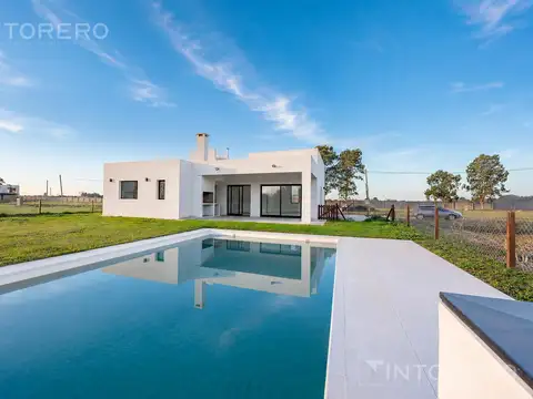 Casa en venta 4 Ambientes en Lagos de Canning II | Piscina, Suite con vestidor y parrilla