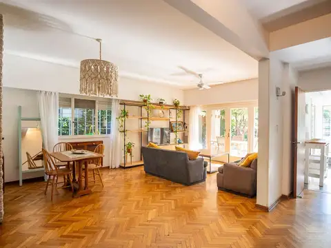 Casa en Venta con 1 cochera
