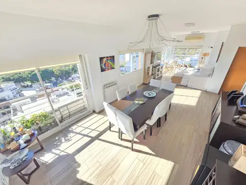 VENTA DEPARTAMENTO DUPLEX 5 AMB TERRAZA PROPIA CON QUINCHO Y PARRILLA EN VILLA DEL PARQUE.