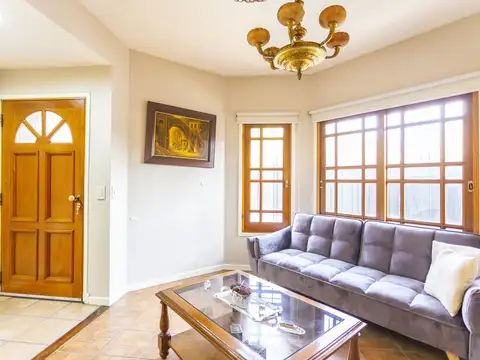 Casa 4 ambientes con 3 baños