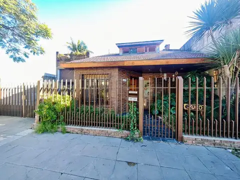 CHALET 5 AMBIENTES CON PILETA!