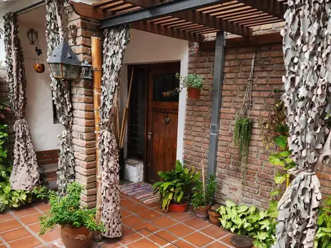 Casa 5 ambientes con 3 baños