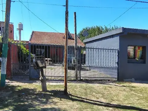Casa en alquiler c/ cochera en San Miguel