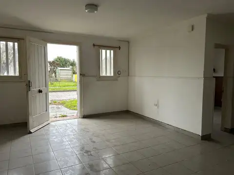 Casa 3 ambientes con 1 baño