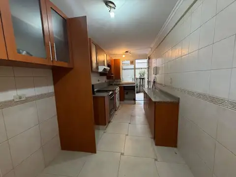 Venta Departamento 4 ambientes c/cochera en Parque Chacabuco