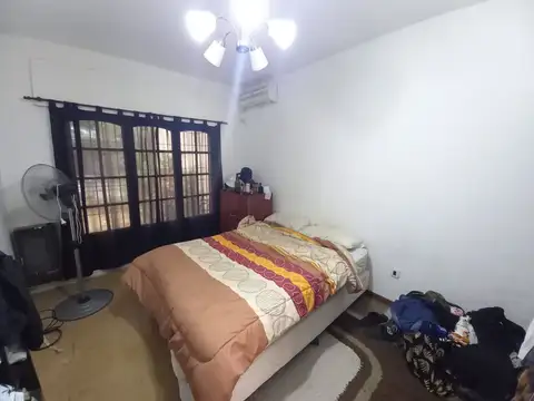 Casa de 3 ambientes sobre lote de 8,66 x 43mts en Campana