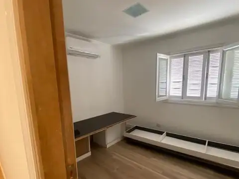Depto Tipo Casa en Alquiler de 4 ambientes