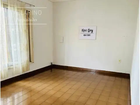 Casa céntrica, Alberdi 185, Colón.