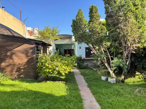 VENTA CASA LA RIOJA Y ANDRES BARANDA