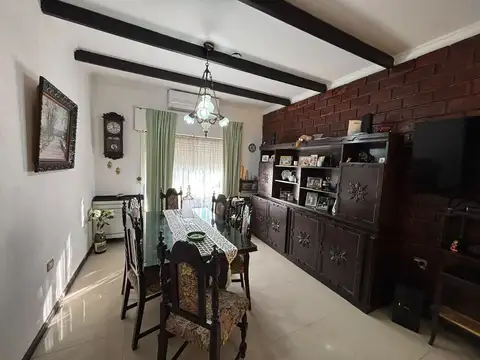 Depto Tipo Casa 4 ambientes con 2 baños