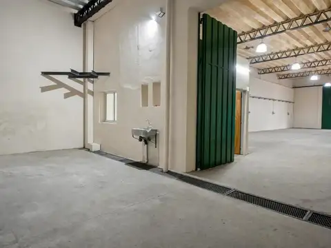 GALPÓN - BARRIO MAYORAZ - J. P. LÓPEZ 3155