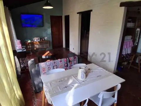 VENTA CASA 3 AMBIENTES CON GRAN PARQUE EN GENERAL LAS HERAS
