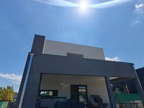 Casa en Venta en Pilar del Este - Santa Elena, USD 190.000