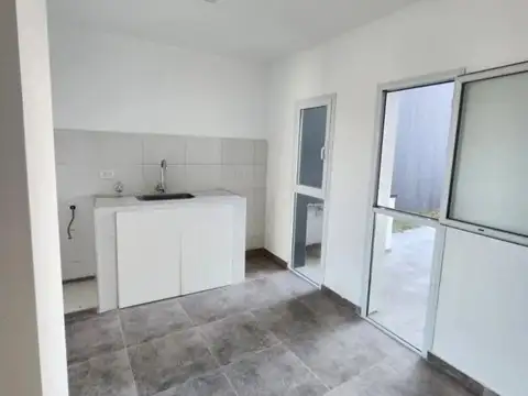 Depto Tipo Casa 2 ambientes con 1 baño