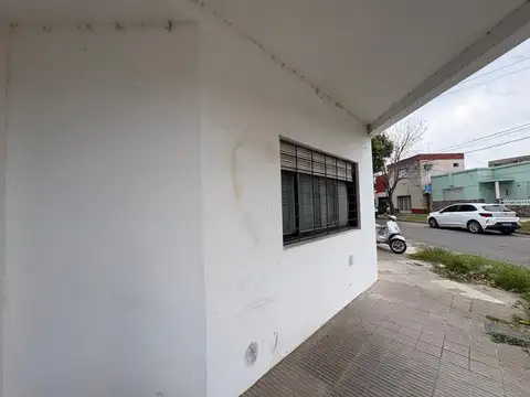 Casa 6 ambientes con 1 baño