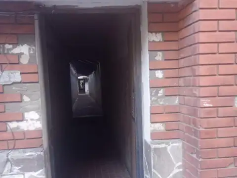 VENTA DEPARTAMENTO PASILLO UN DORMITORIO A RECICLAR