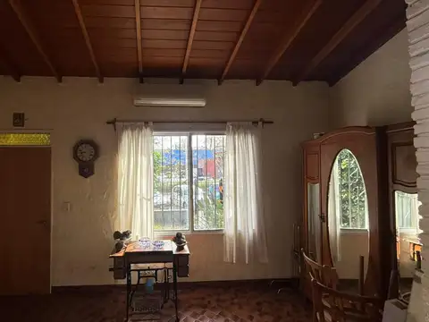Depto Tipo Casa 4 ambientes con 2 baños