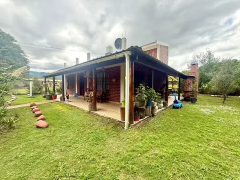 Casa 5 ambientes con 2 baños