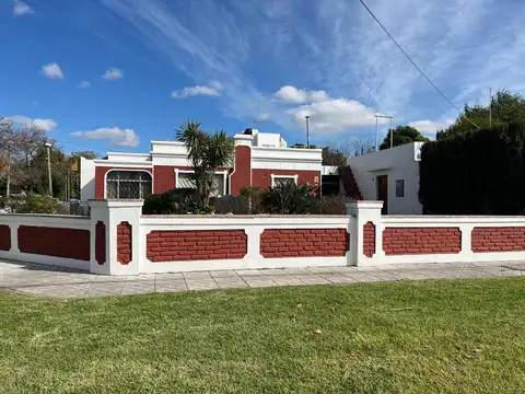 Jose Marmol venta casa 2 lotes IDEAL EMPRENDIMIENTO