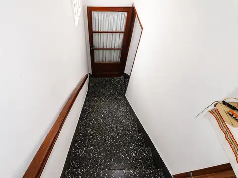 Depto Tipo Casa en Venta 50 años