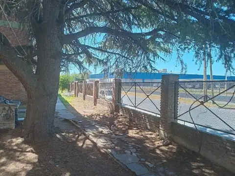 Avenida Hipólito Yrigoyen 20100