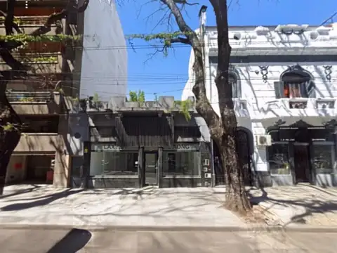 EXCELENTE LOCAL SOBRE AV. PEDRO GOYENA