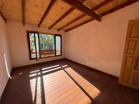 ALQUILER PERMANENTE OFICINA / CONSULTORIO EN PLANTA ALTA.