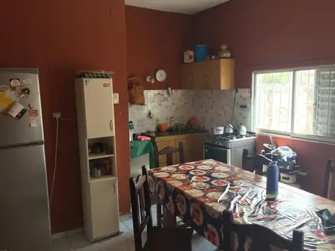 Casa 3 ambientes con 1 baño