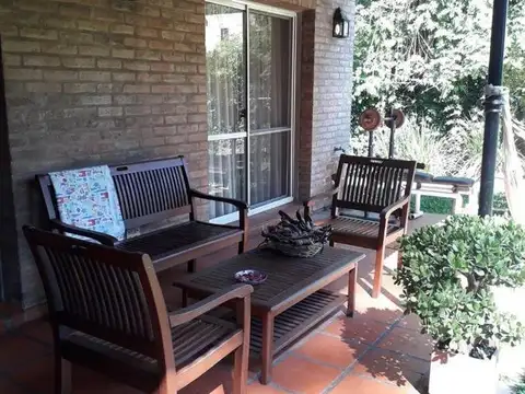 Casa 4 ambientes con 3 baños