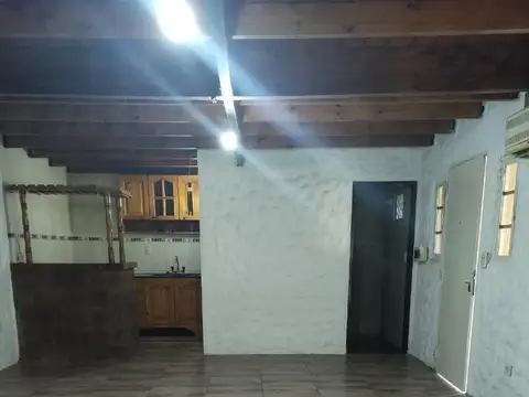 Casa 3 ambientes con 2 baños