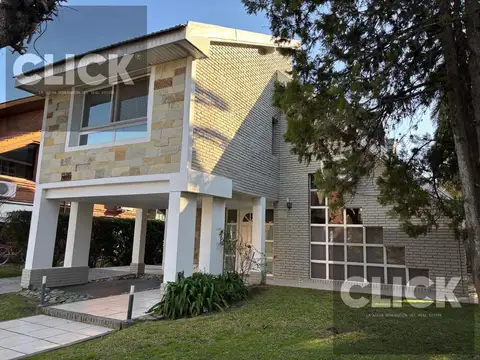 Casa en El Sosiego casa en venta dos plantas reaccionada  jardín pileta 