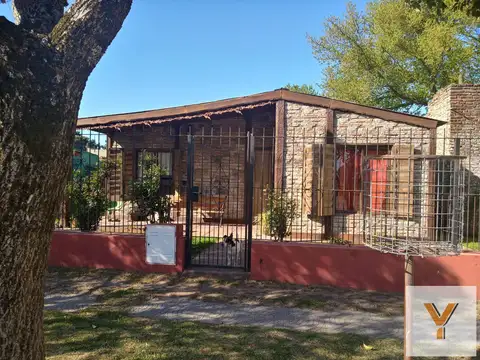Casa en venta - 2 Dormitorios 1 Baño - 540mts2 - Tandil