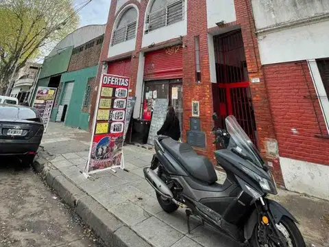 Carrasco 600, Piso 1