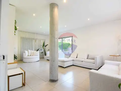 VENTA CASA PILAR DEL ESTE SANTA GUADALUPE PILETA