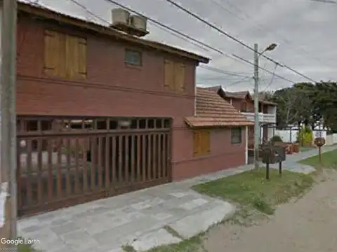 77 e/ Avenida Costanera y 1
