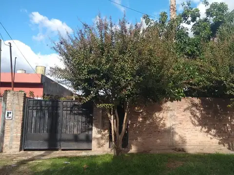 Adg. Casa En Venta 3 Ambientes En San Miguel