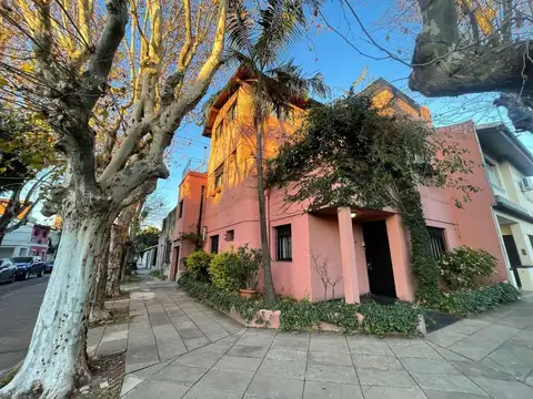 CASA EN VENTA 5 AMBIENTES VICENTE LÓPEZ  PERMUTA