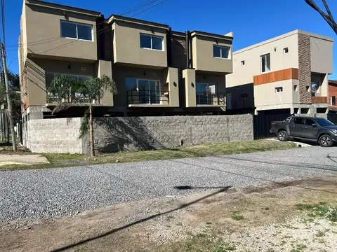 Dúplex  en Venta en Pilar, G.B.A. Zona Norte, Argentina