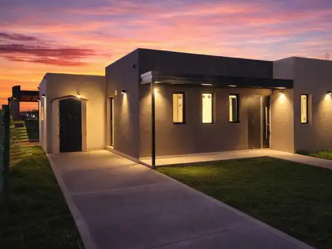 Hermosa casa a ESTRENAR Barrio San Sebastián