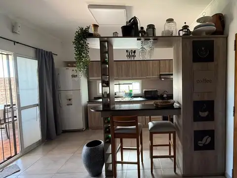 Casa 5 ambientes con 1 baño